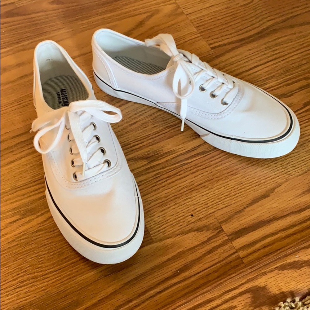 Mossimo White keds Size 9 women’s